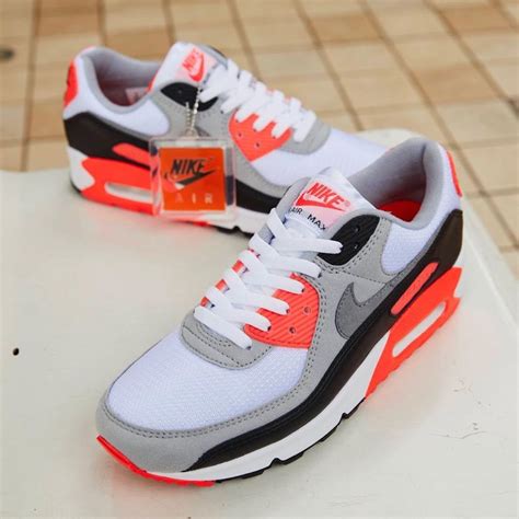 nike air max sneakers price.